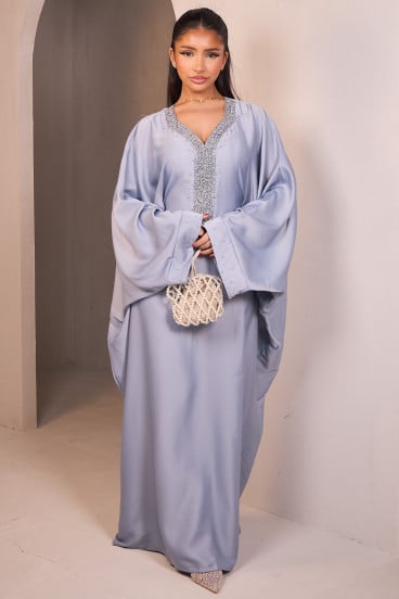 Abaya beige foncé satinée à perles sur le col