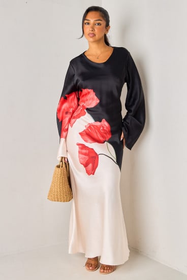 Robe noire satinée ajustable à imprimé fleurs