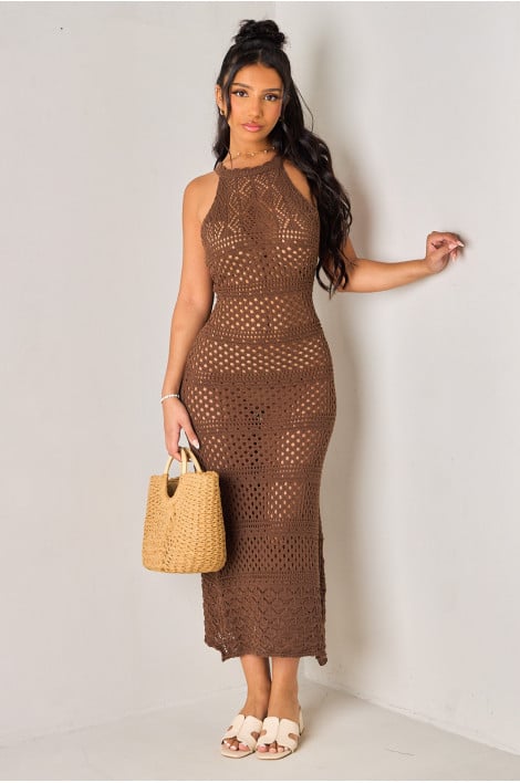 Robe longue marron en crochet ajouré à col montant