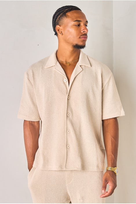 Chemise beige ajourée en tissu texturé