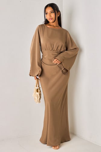 Robe longue taupe à détails broderie